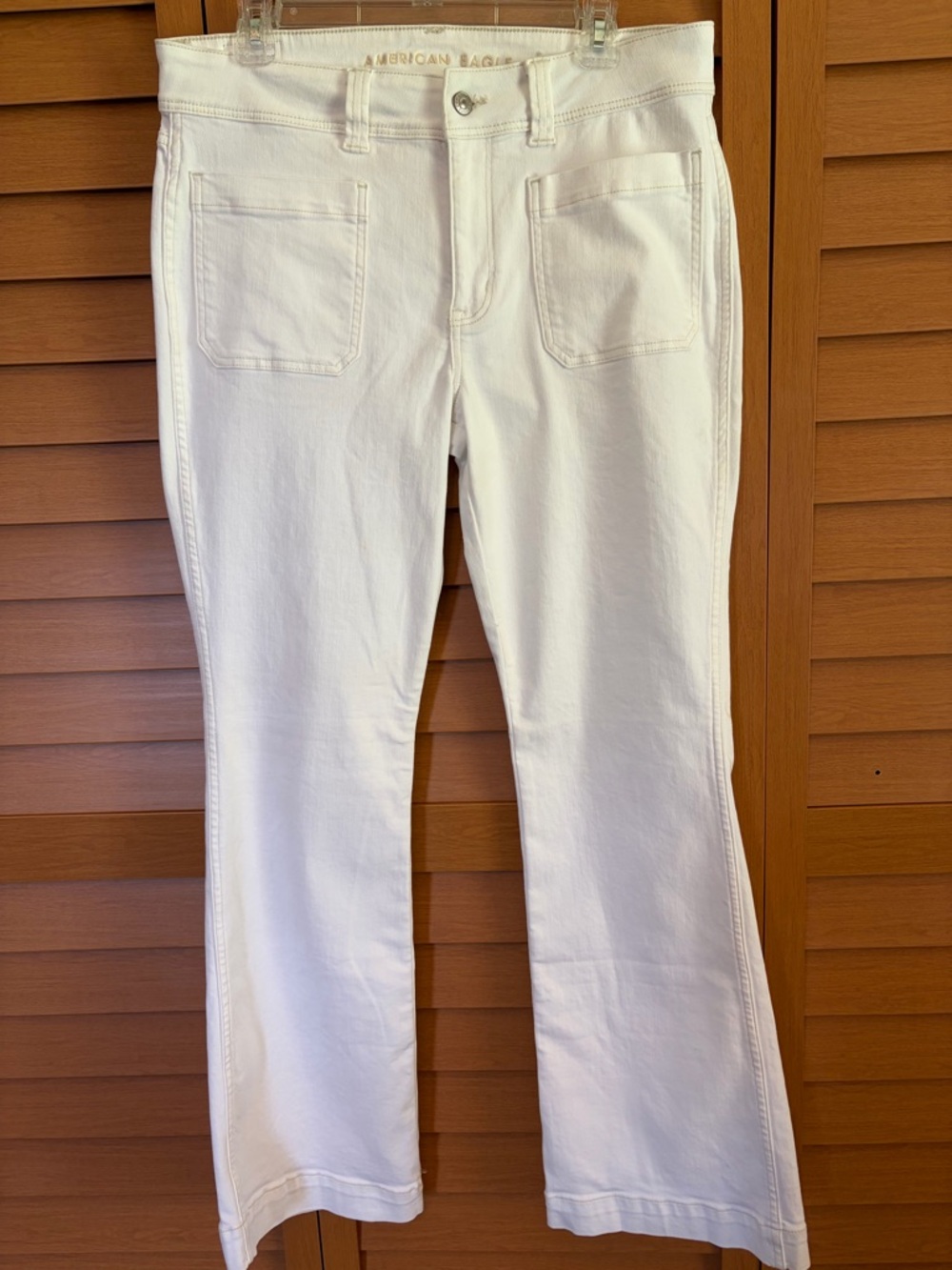 American Eagle Outfitters White High-Rise Jeans with Front Zip